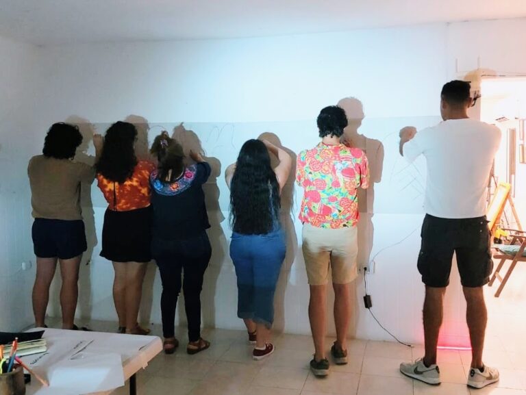 Taller de artes expresivas para adultos